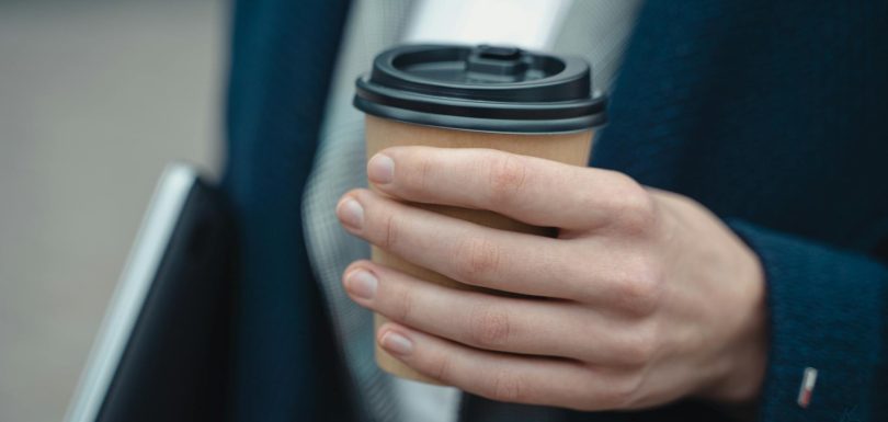 Café en menos de 4 minutos: parte de la visión del CEO de Starbucks para ser nuevamente la mejor empresa de servicio al cliente del mundo