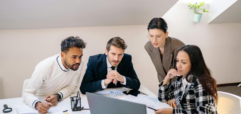 Salesforce (CRM) presenta estrategia con IA para mejorar la satisfacción del cliente y la rentabilidad