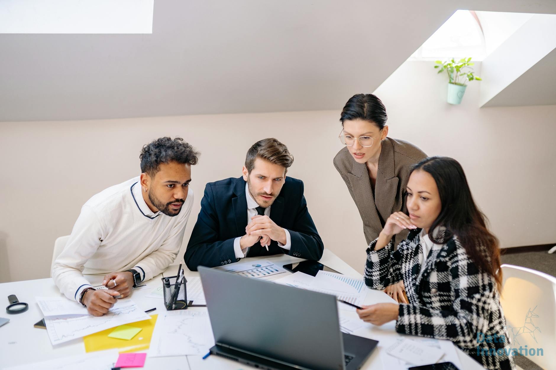 Salesforce (CRM) presenta estrategia con IA para mejorar la satisfacción del cliente y la rentabilidad