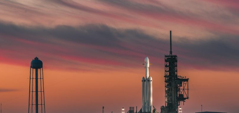 SpaceX desembarca en el negocio móvil