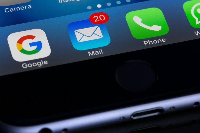 Canales Conversacionales y Email: Integración para el Customer Journey B2B